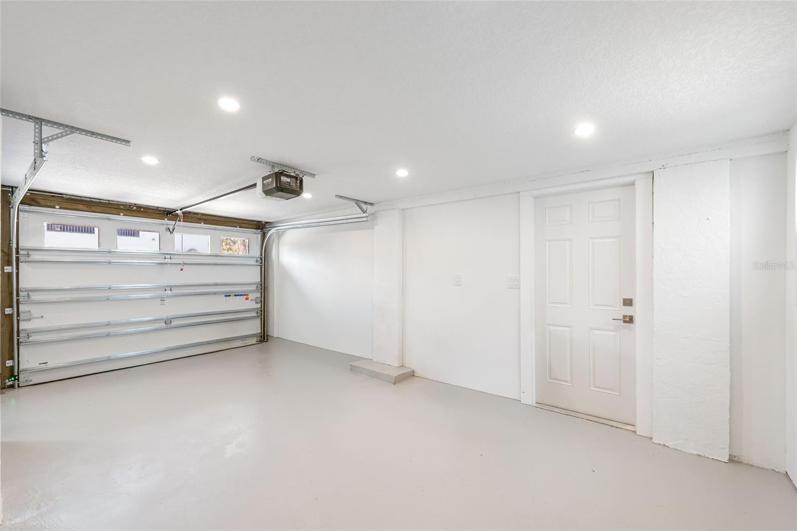 PELICAN SHORES - Residential