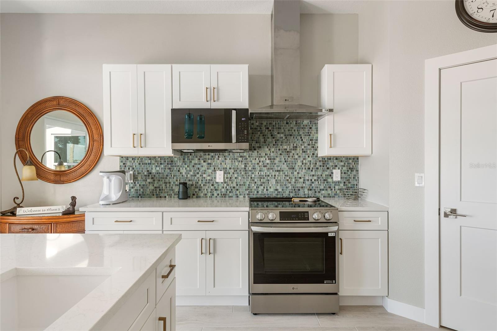 PELICAN SHORES - Residential