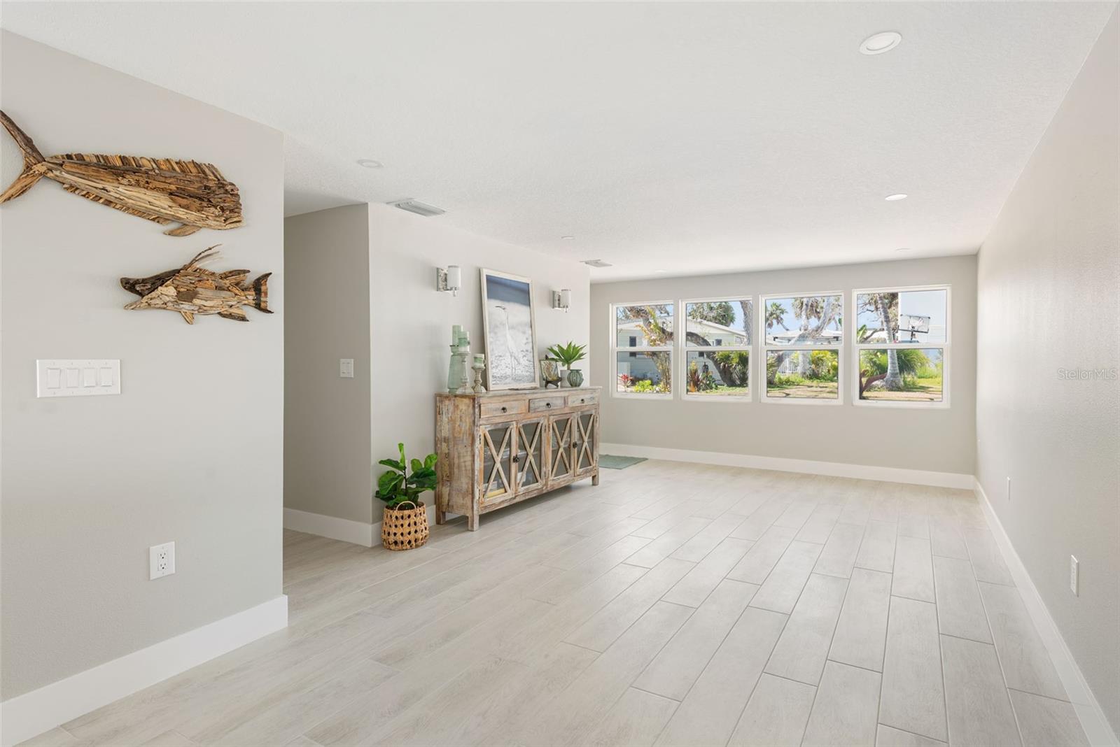 PELICAN SHORES - Residential