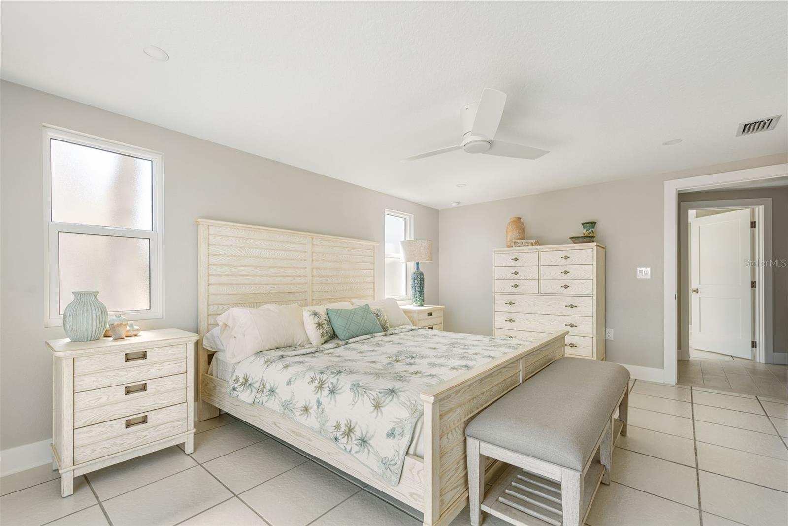 PELICAN SHORES - Residential