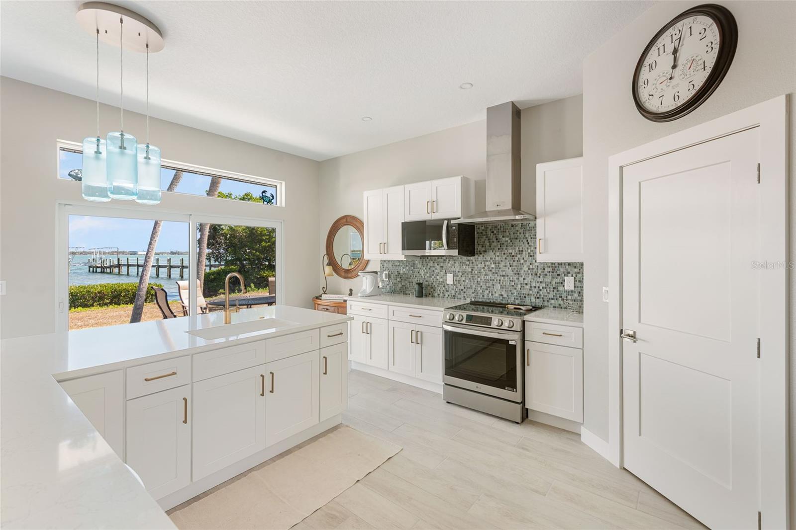 PELICAN SHORES - Residential