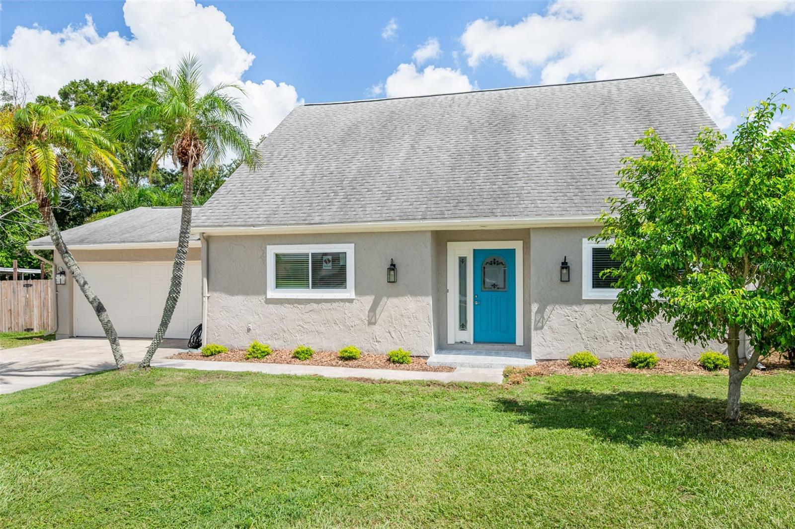 No HOA. Beautifully updated 5-bedroom, 3-bathroom home with 3,006 sq. ft. of living space. Features include a wide-open kitchen with and island, quartz countertops, white shaker cabinets, and brand-new GE stainless steel appliances. Bathrooms are remodeled with matching cabinetry and quartz finishes. Engineered hardwood flooring runs throughout the main floor and upstairs landing.
Enjoy a screened-in pool and lanai, fenced backyard, new impact-resistant windows with Kevlar covers, and a 2-car garage. Layout includes two bedrooms, full bath, office/den, and open living/kitchen downstairs. Upstairs offers a large primary suite plus two bedrooms and a full bath. No HOA and not in a flood zone. Move-in ready and perfect for entertaining.