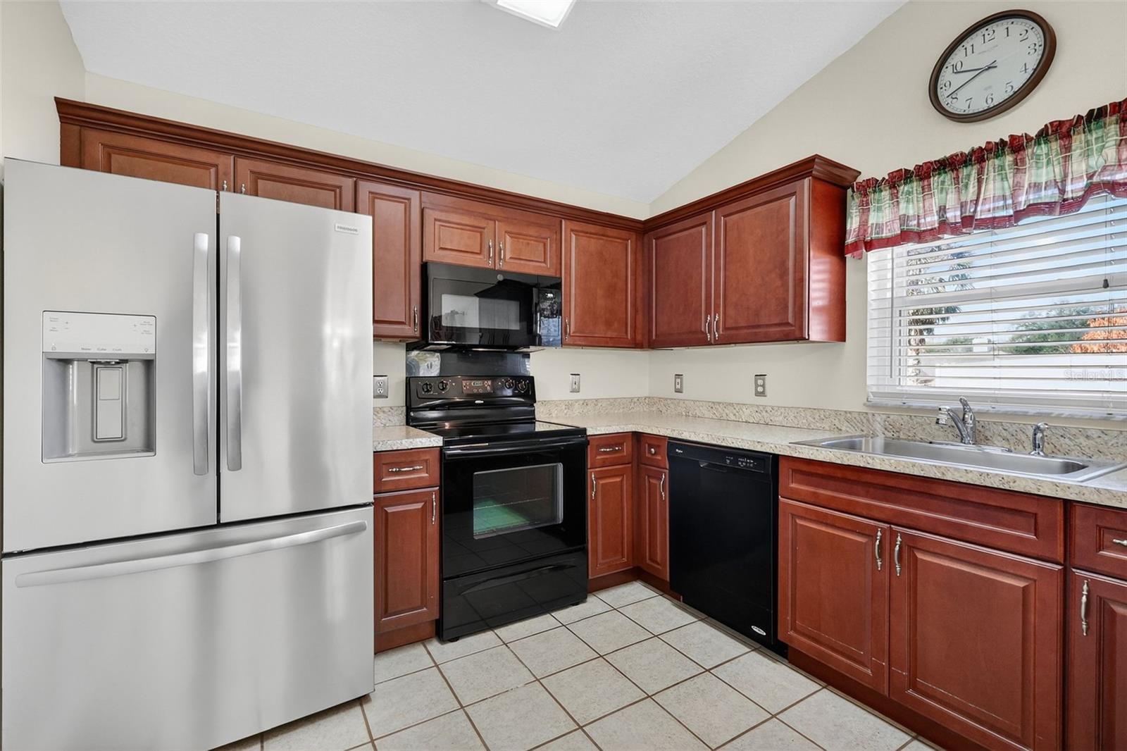 LAKEWOOD RIDGE - Residential