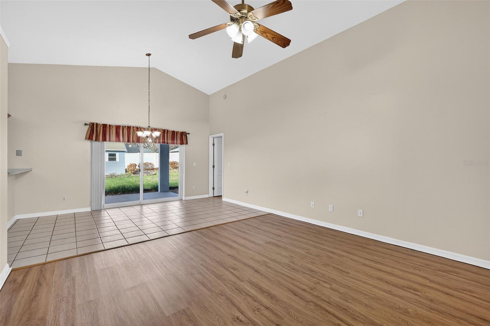 LAKEWOOD RIDGE - Residential