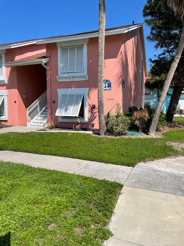 GROUND FLOOR UNIT WITHIN A FEW YARDS FROM THE BEACH AND THE INTERCOASTAL.
ONE BED ONE BATH IN A BEAUTIFUL GATED COMMIUNITY. Ceramic floors throughout the unit. Community features 2 heated pools, a jacuzzi, a private beach to watch the gorgeous sunsets while enjoying a beverage with friends. Nearby beaches at Fort Desoto, St Pete Beach and Pass A Grille on the Gulf of America. Also enjoy the tennis and pickleball and racquetball courts. 2 onsite laundry rooms. Located only 10 minutes from the up and growing downtown St Pete area. Easy access to the Pinellas trail for biking, jogging or just a leisurely walk.
