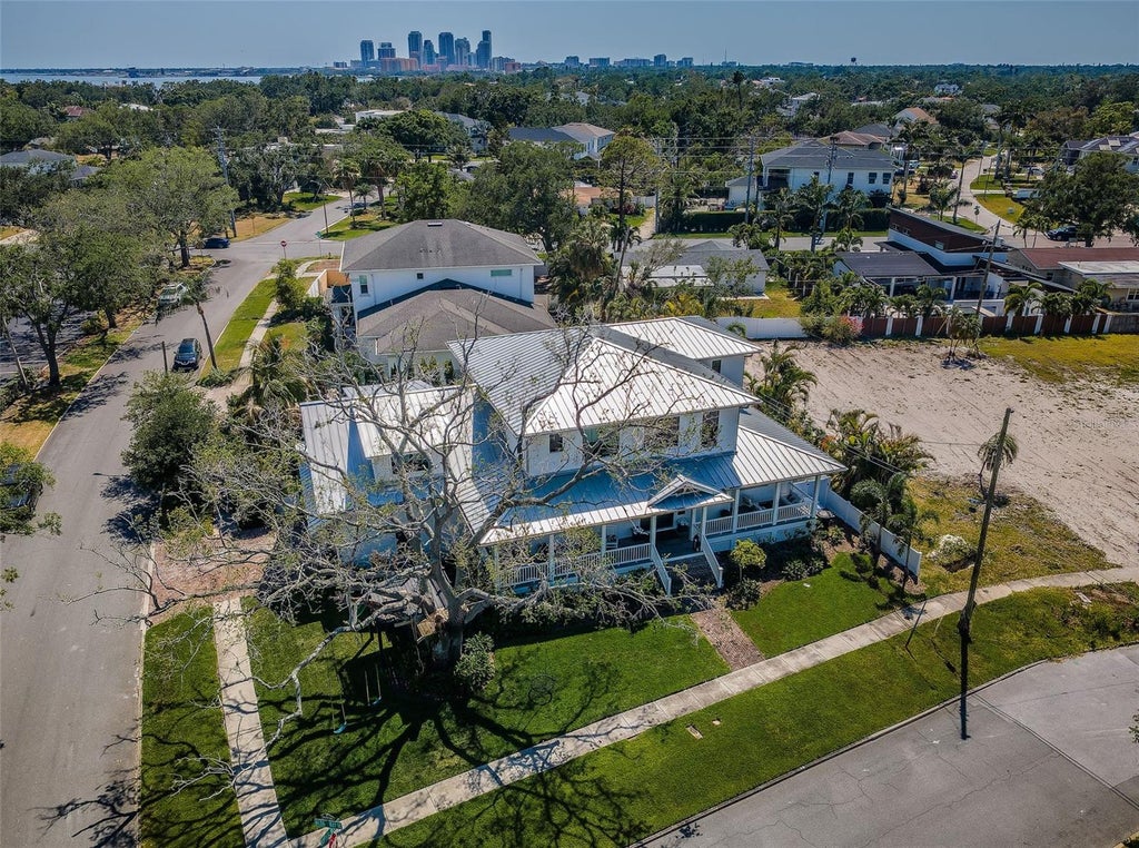 Photo of 600 Alda Way NE, St Petersburg, FL 33704 (MLS # TB8545536)