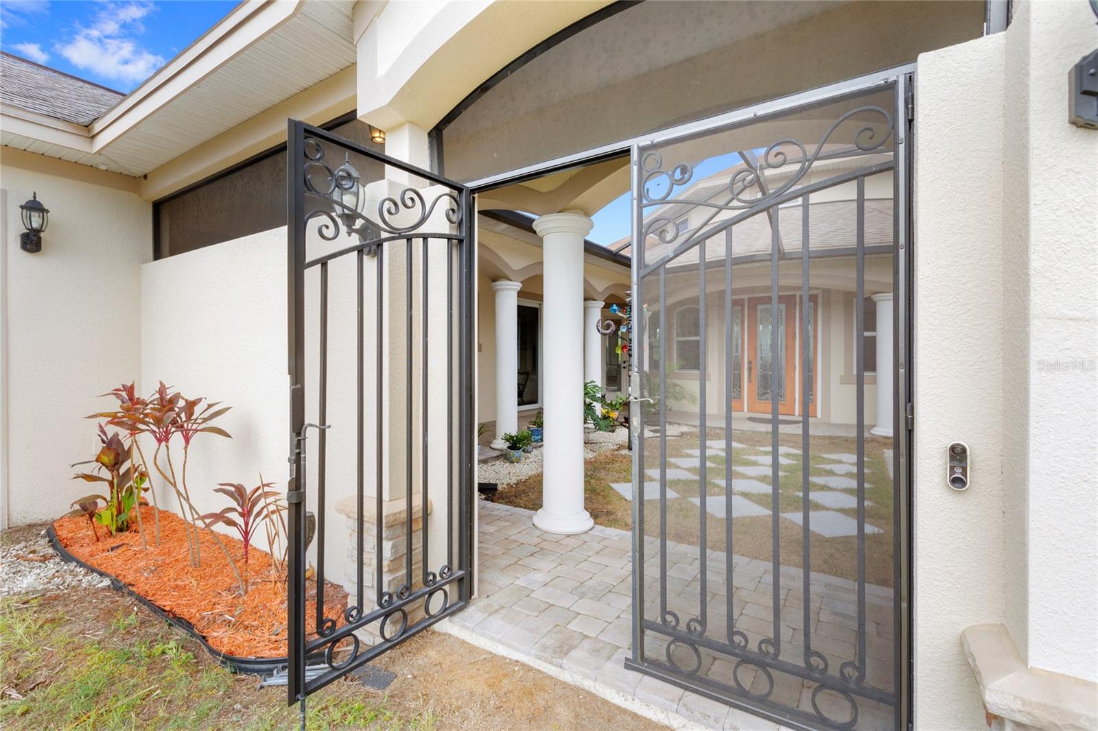 ORLANDO PINES #A-49 UN III - Residential