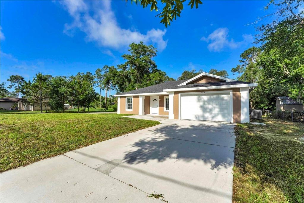 Photo of 2008 Central Parkway, Deland, FL 32724 (MLS # O6350839)