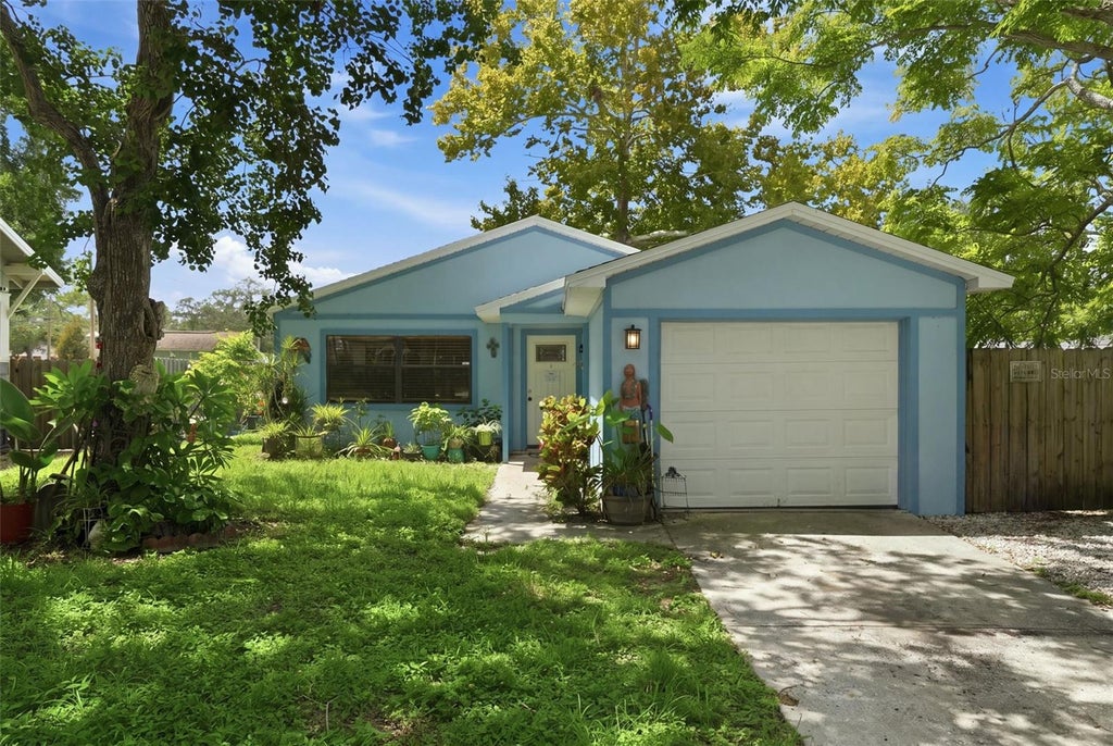 Photo of 1304 E Boyer Street, Tarpon Springs, FL 34689 (MLS # TB8538628)