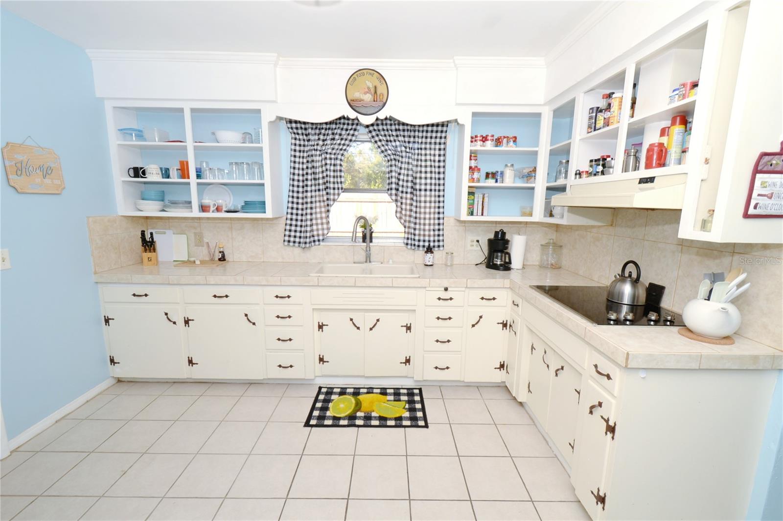 PASADENA ESTATES SEC F - Residential