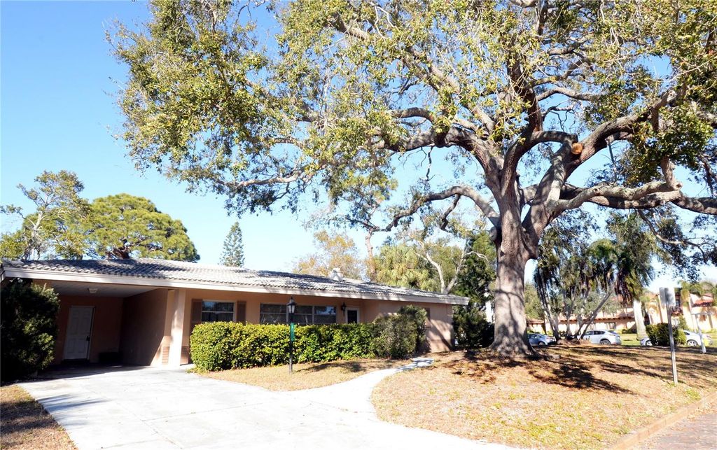 Photo of 6201 14th Avenue S, Gulfport, FL 33707 (MLS # TB8477944)