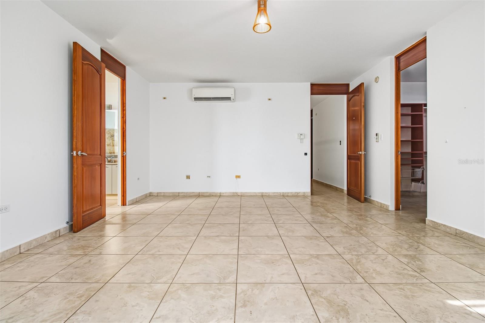 PASEO LOS CORALES II - Residential