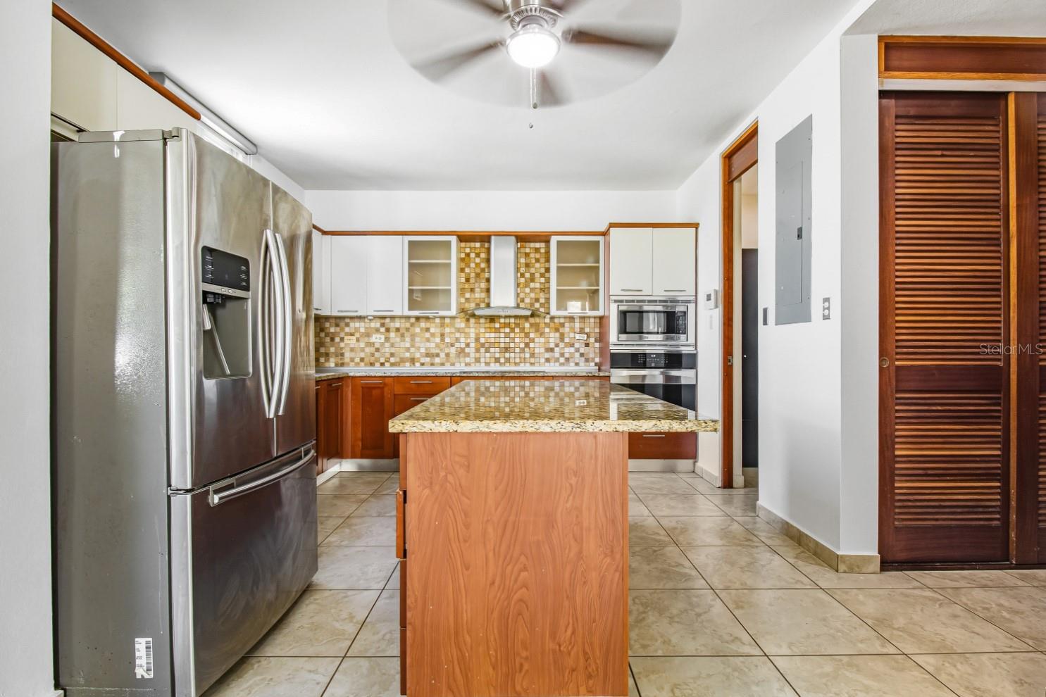 PASEO LOS CORALES II - Residential