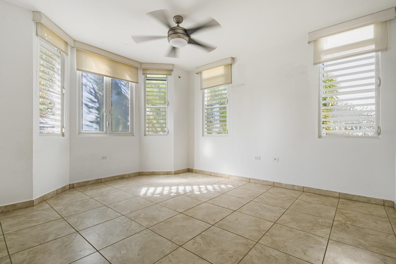 PASEO LOS CORALES II - Residential