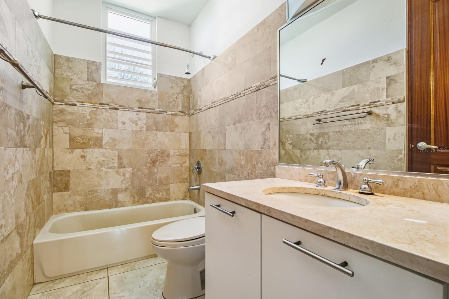 PASEO LOS CORALES II - Residential