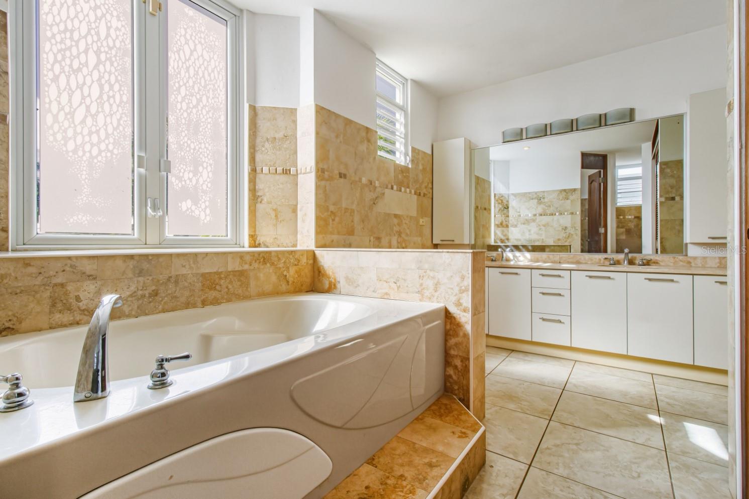 PASEO LOS CORALES II - Residential