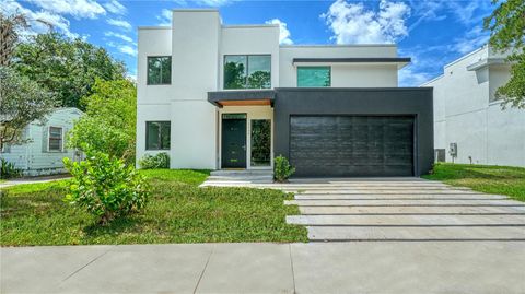 Photo of 1734 Wisconsin Lane, Sarasota, FL 34239 (MLS # A4687427)