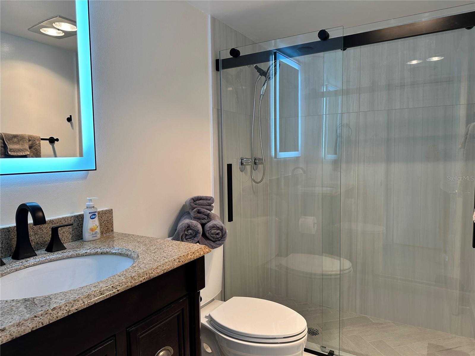 PALM-AIRE AT DESOTO LAKES CNTRY - Residential Lease