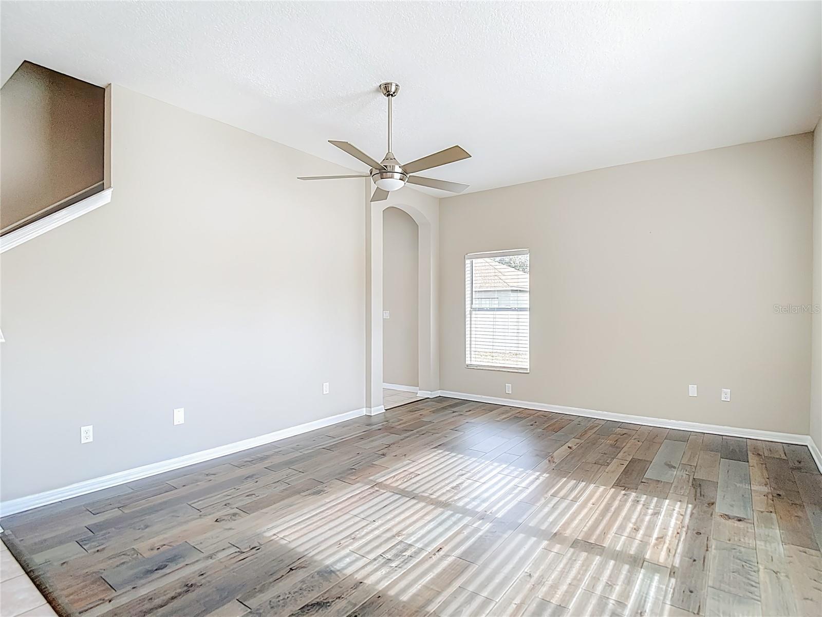 WATERS EDGE 02 - Residential