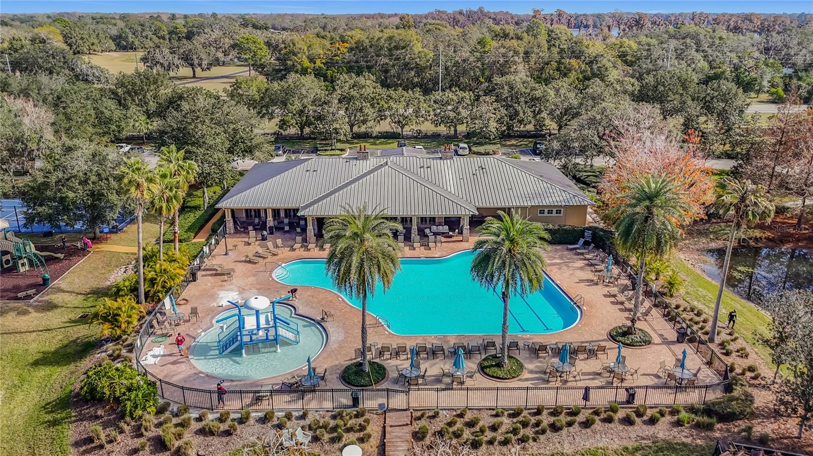 WATERS EDGE 02 - Residential