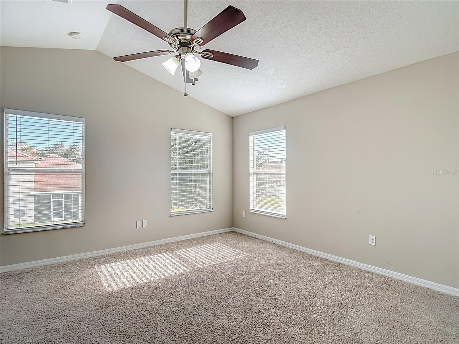 WATERS EDGE 02 - Residential