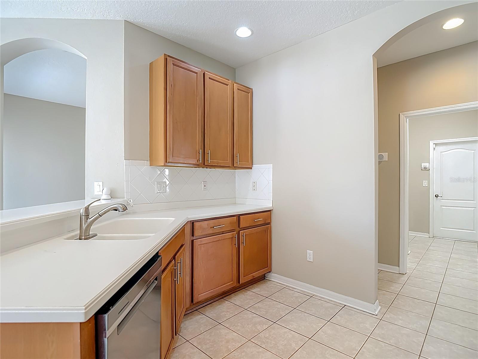 WATERS EDGE 02 - Residential