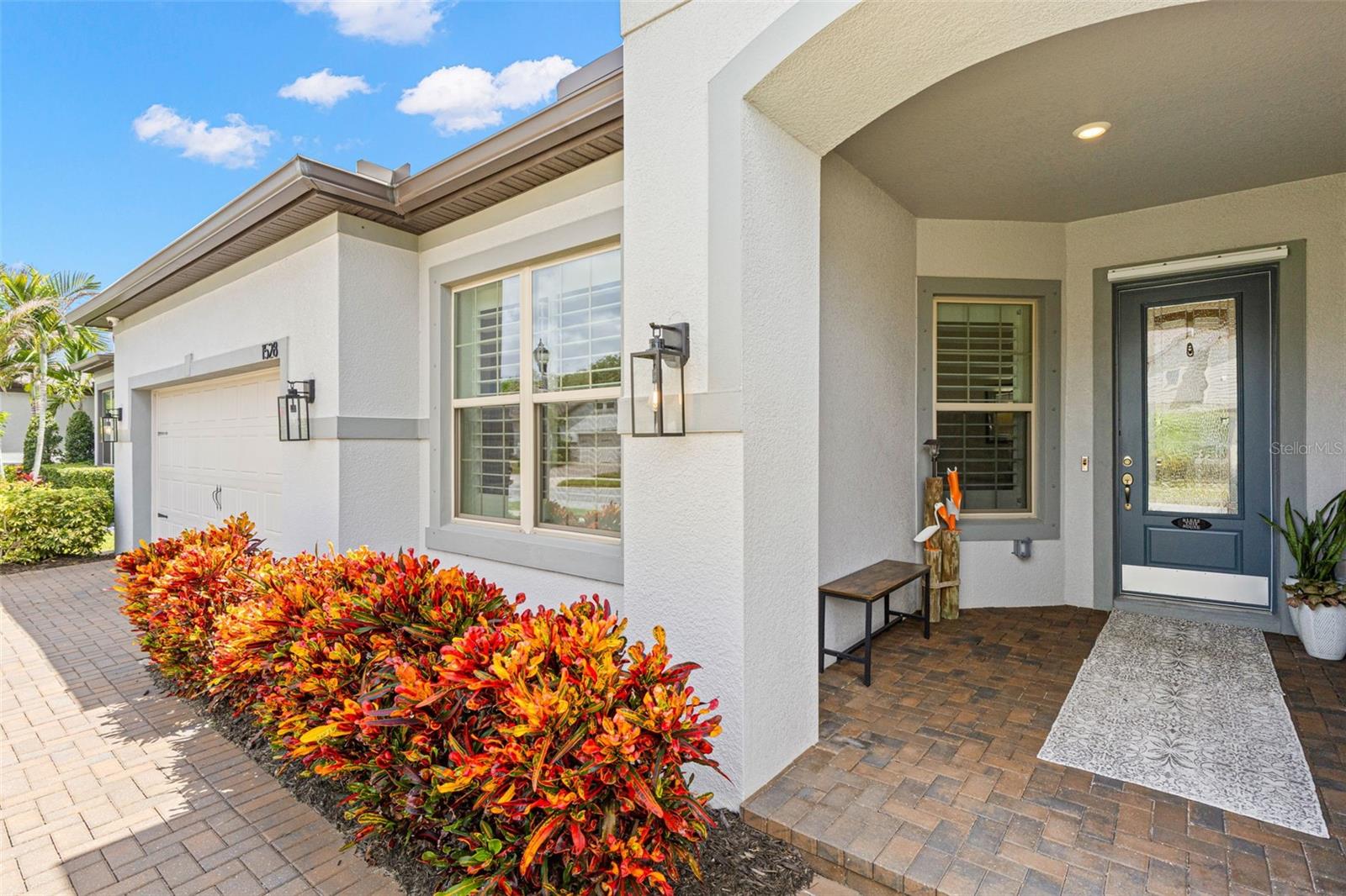 1528 FOREST GLEN COURT