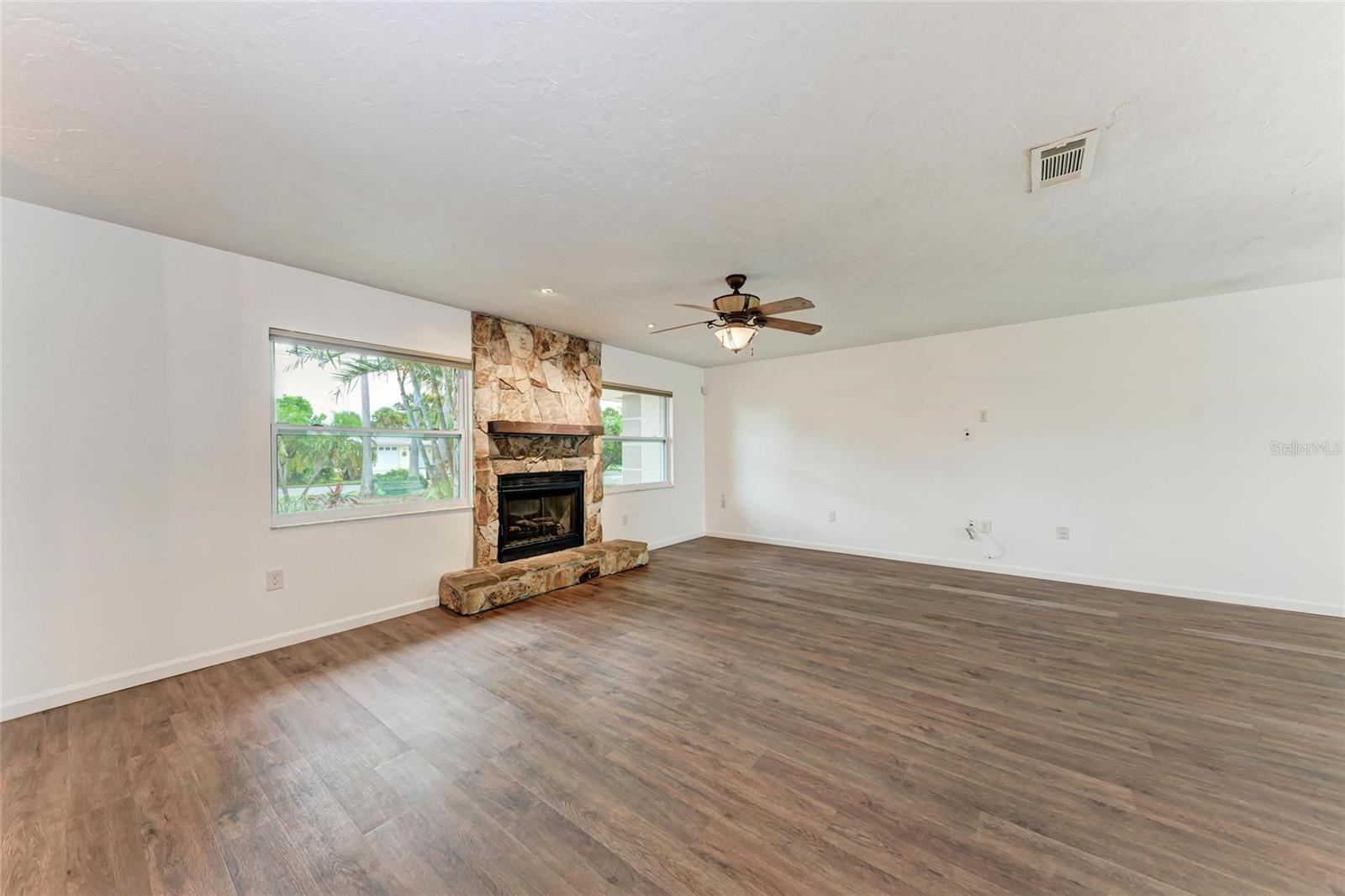 SORRENTO SHORES - Residential Lease