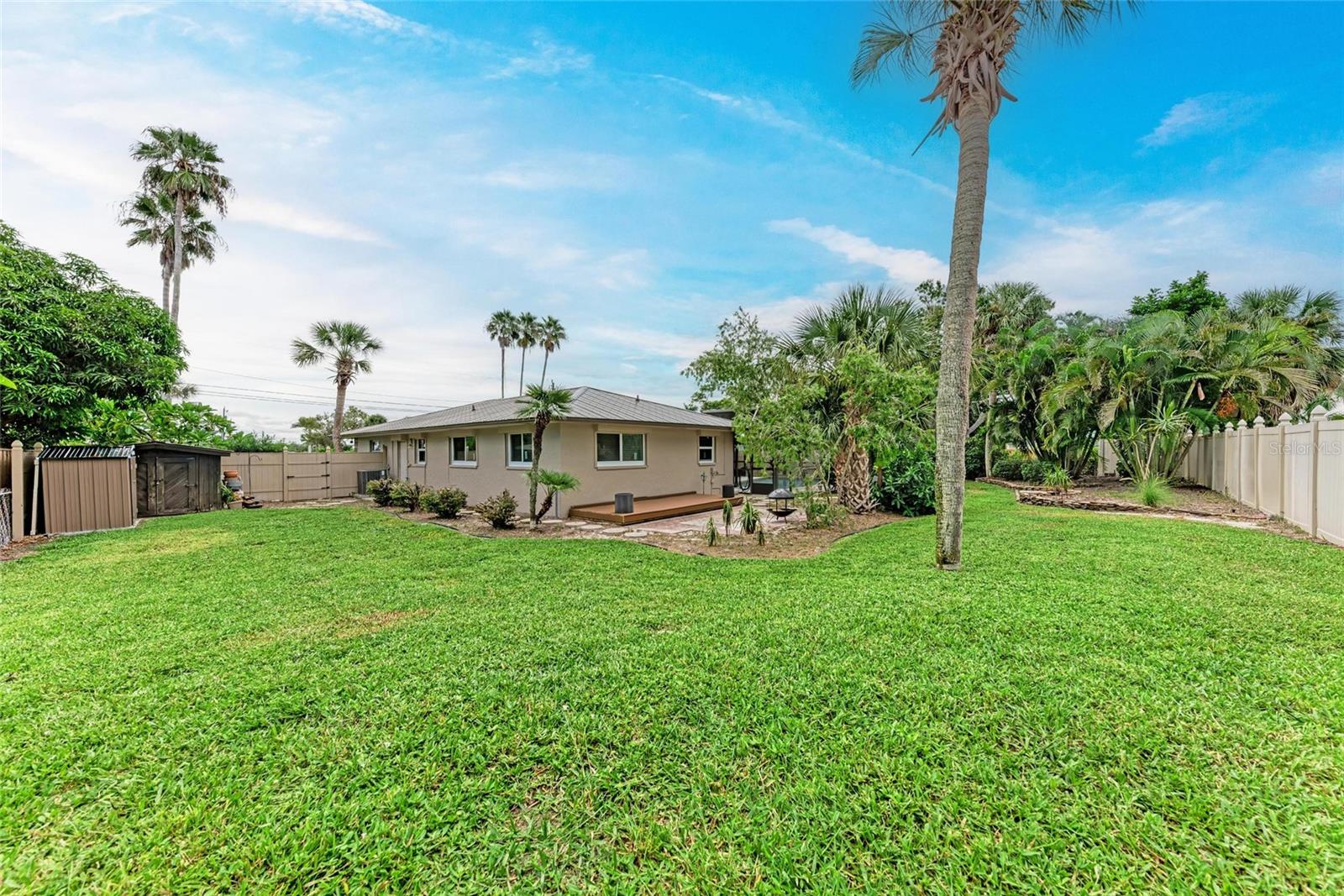 SORRENTO SHORES - Residential Lease