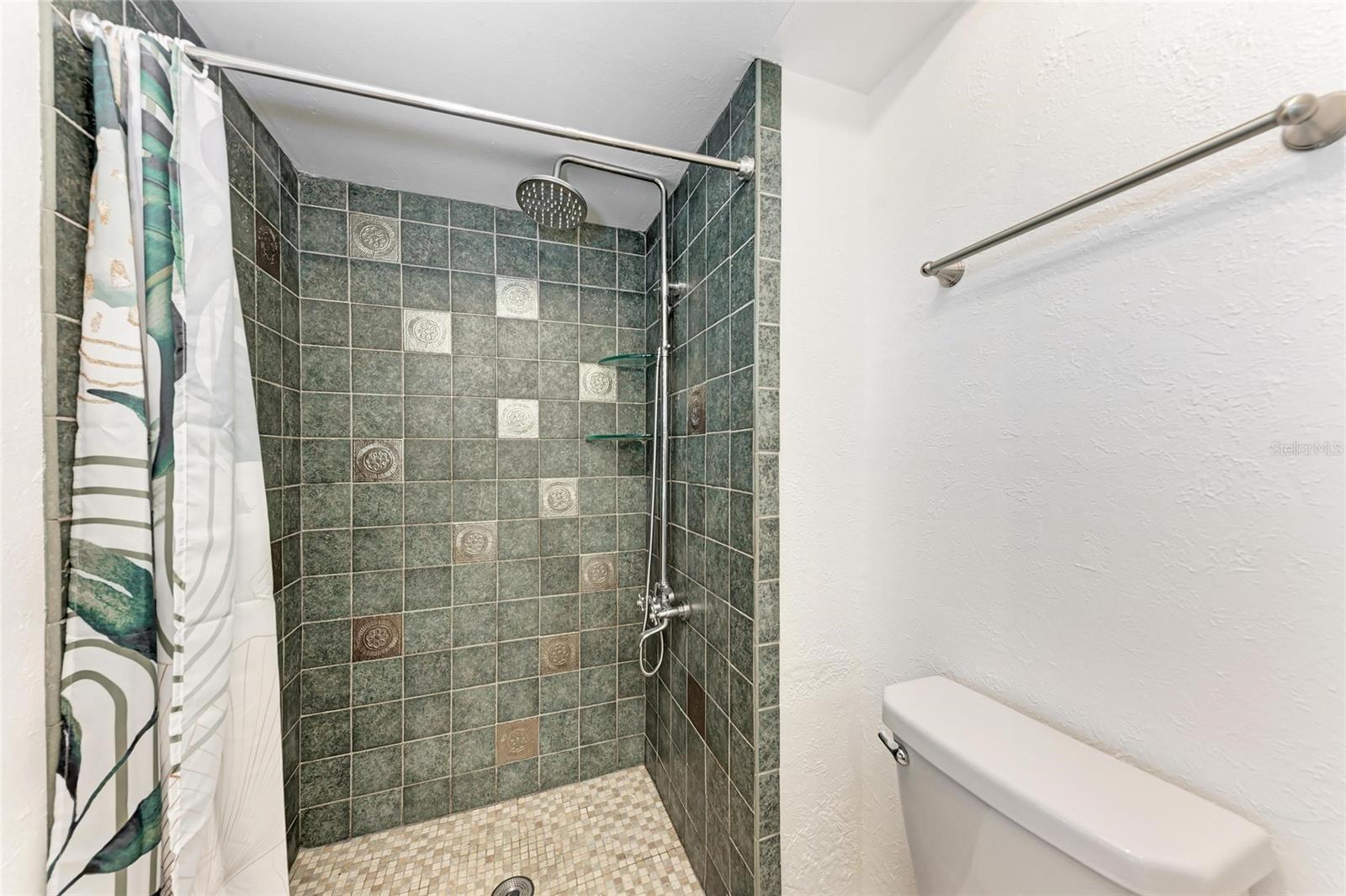 SORRENTO SHORES - Residential Lease