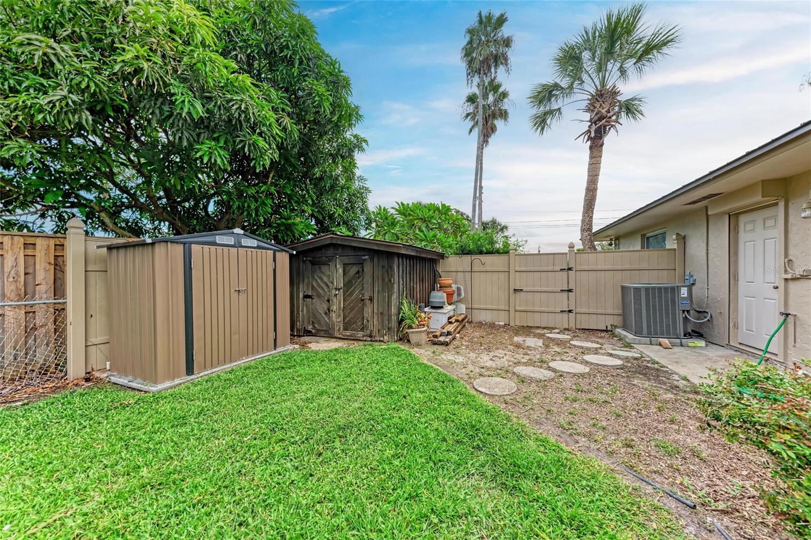 SORRENTO SHORES - Residential Lease