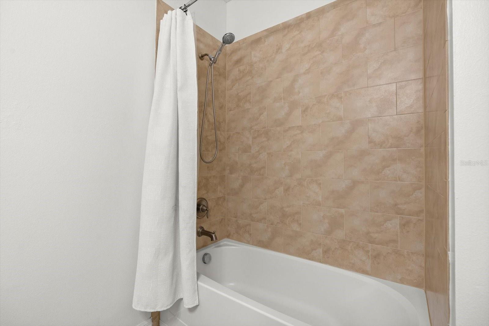 WATERSIDE POINTE PH 2B - Residential