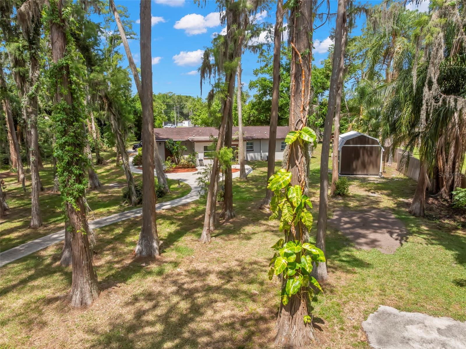 CRENSHAW LAKES - Residential