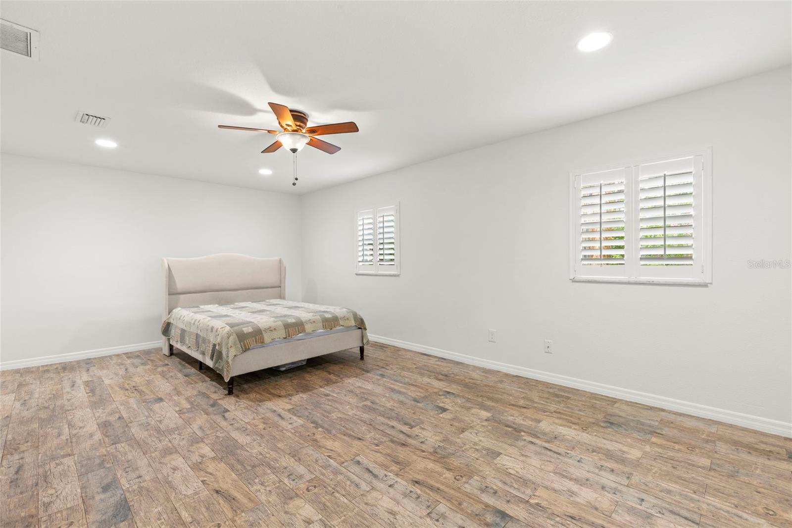 CRENSHAW LAKES - Residential