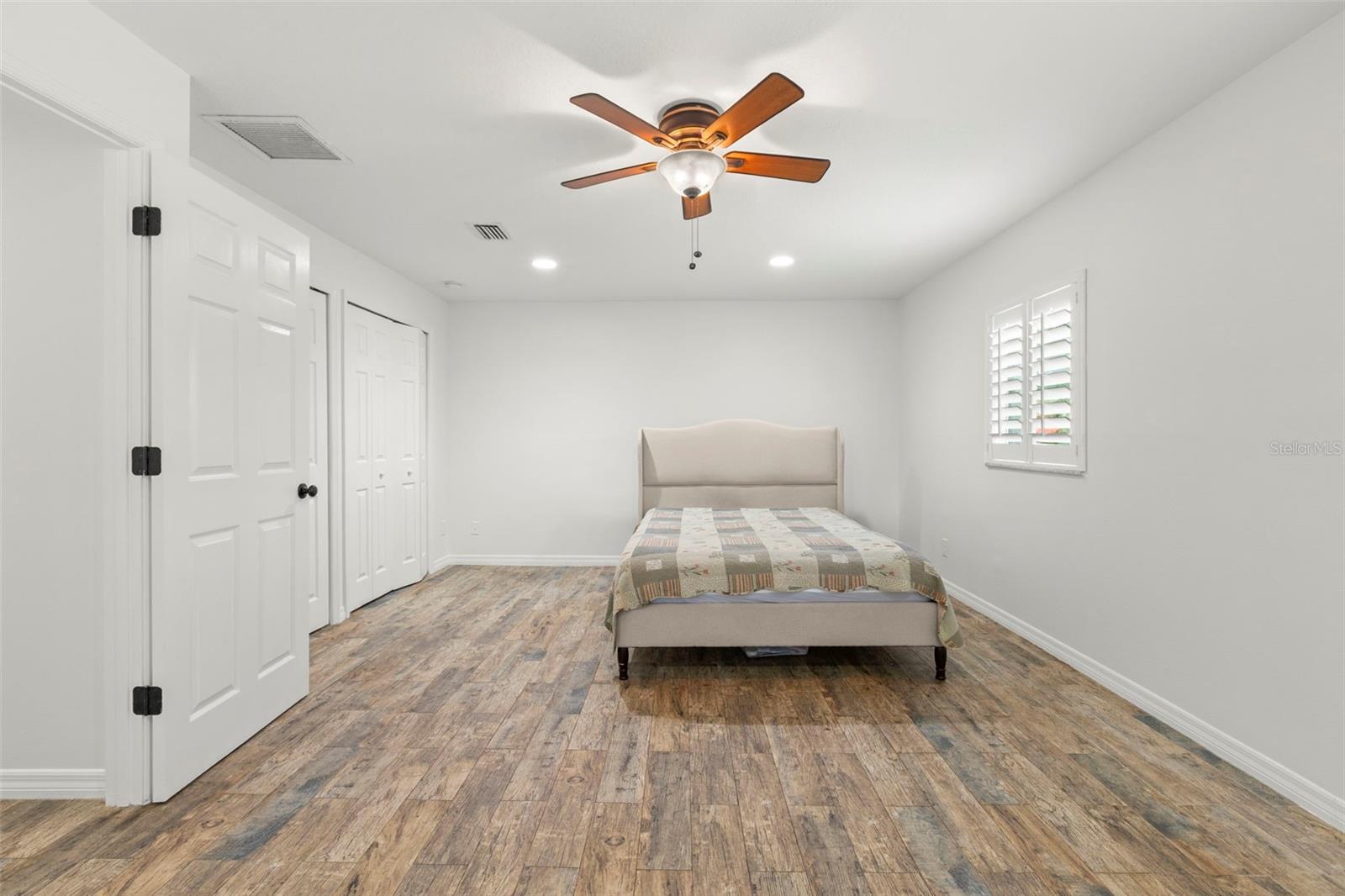 CRENSHAW LAKES - Residential