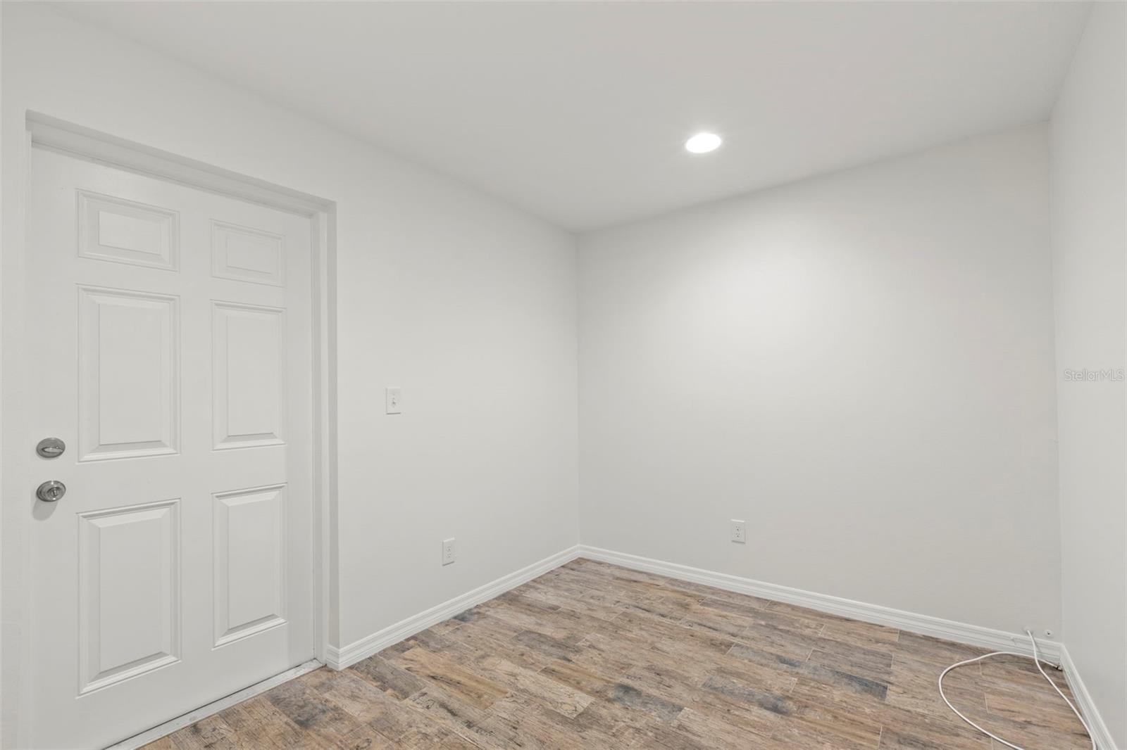 CRENSHAW LAKES - Residential