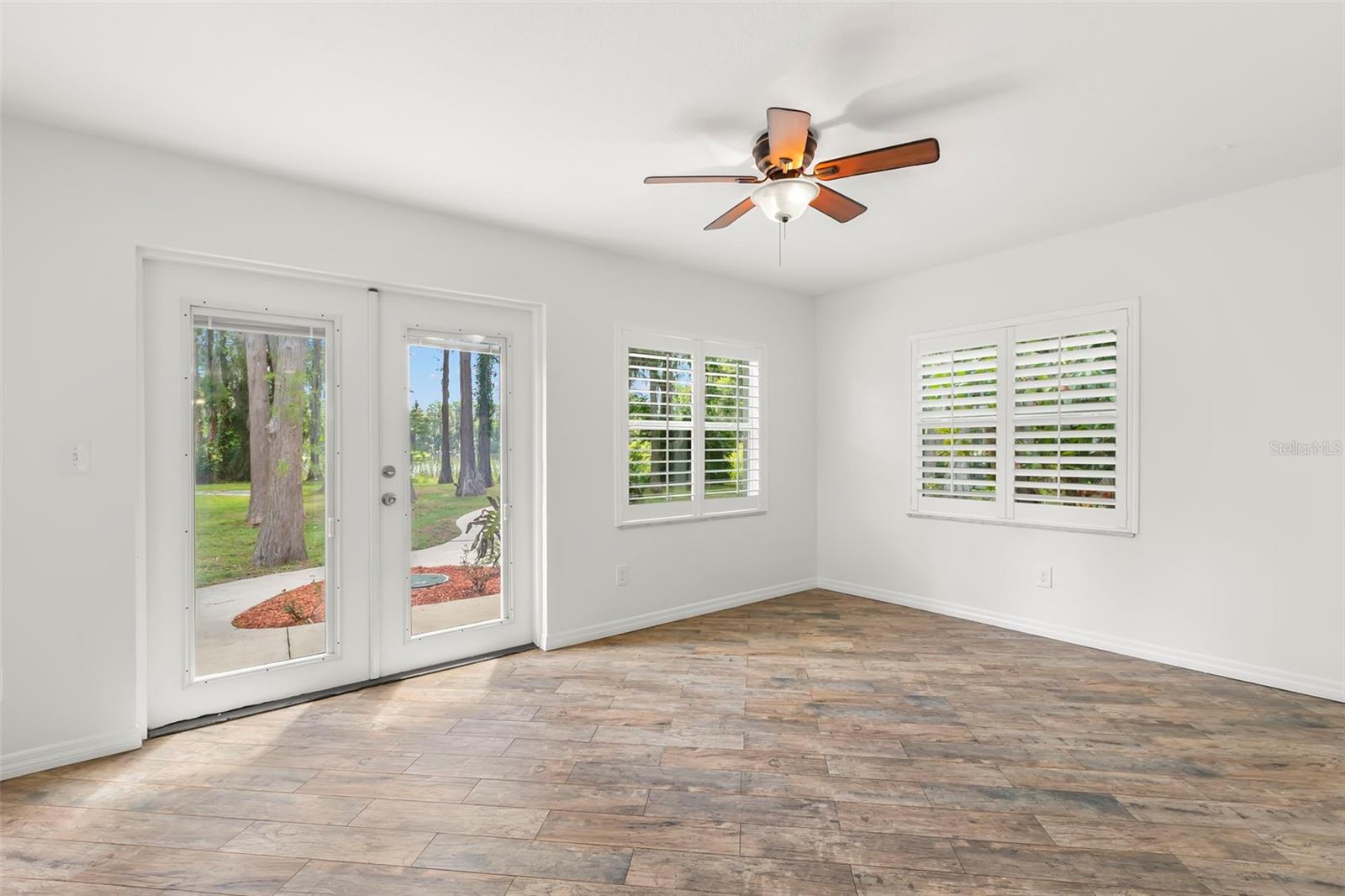 CRENSHAW LAKES - Residential
