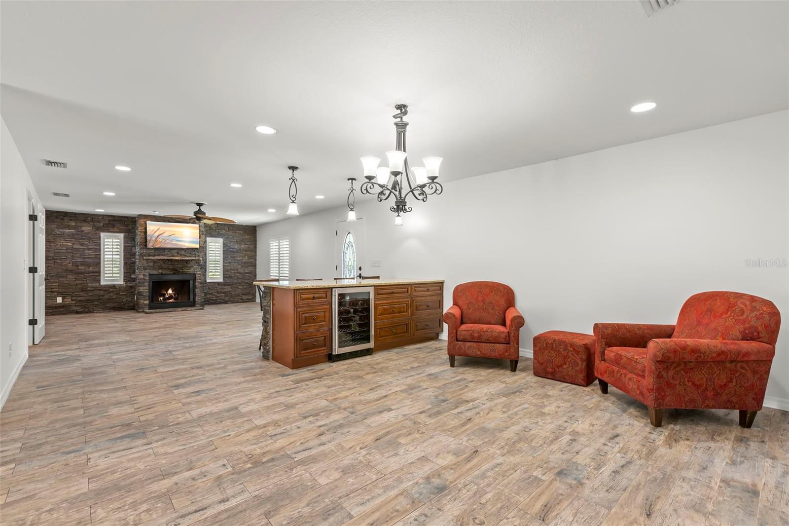 CRENSHAW LAKES - Residential