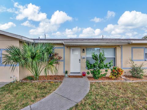 Photo of 6941 18th Street N, St Petersburg, FL 33702 (MLS # TB8441522) Photo of 6941 18th Street N, St Petersburg, FL 33702 (MLS # TB8441522)