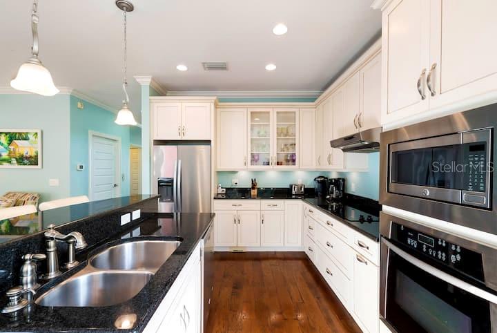 ISLAND ESCAPE - Residential Lease