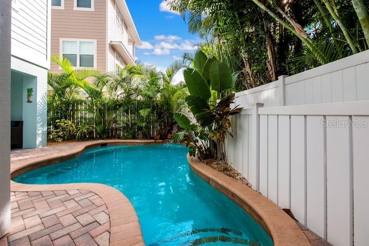 ISLAND ESCAPE - Residential Lease