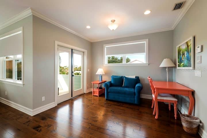 ISLAND ESCAPE - Residential Lease