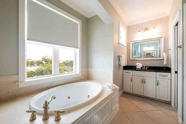 ISLAND ESCAPE - Residential Lease