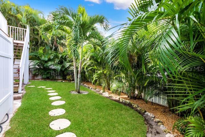 ISLAND ESCAPE - Residential Lease