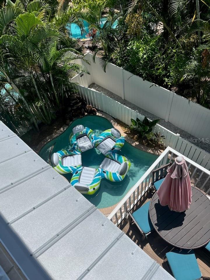 ISLAND ESCAPE - Residential Lease