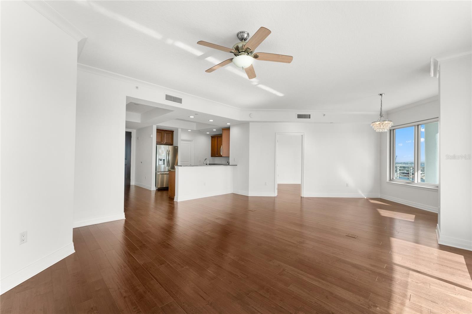 TOWERS OF CHANNELSIDE CONDOMIN - Residential Lease