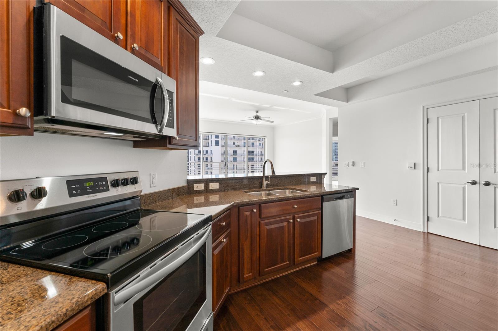 TOWERS OF CHANNELSIDE CONDOMIN - Residential Lease