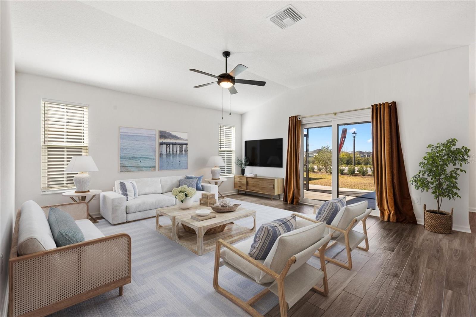 VILLAGES/SOUTHERN OAKS UN 221 - Residential