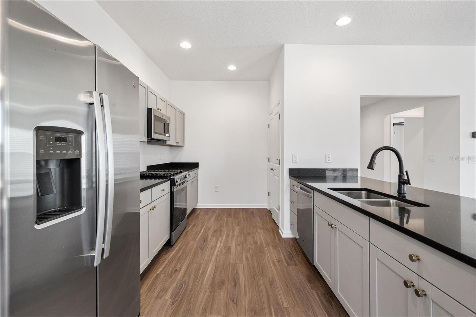 VILLAGES/SOUTHERN OAKS UN 221 - Residential