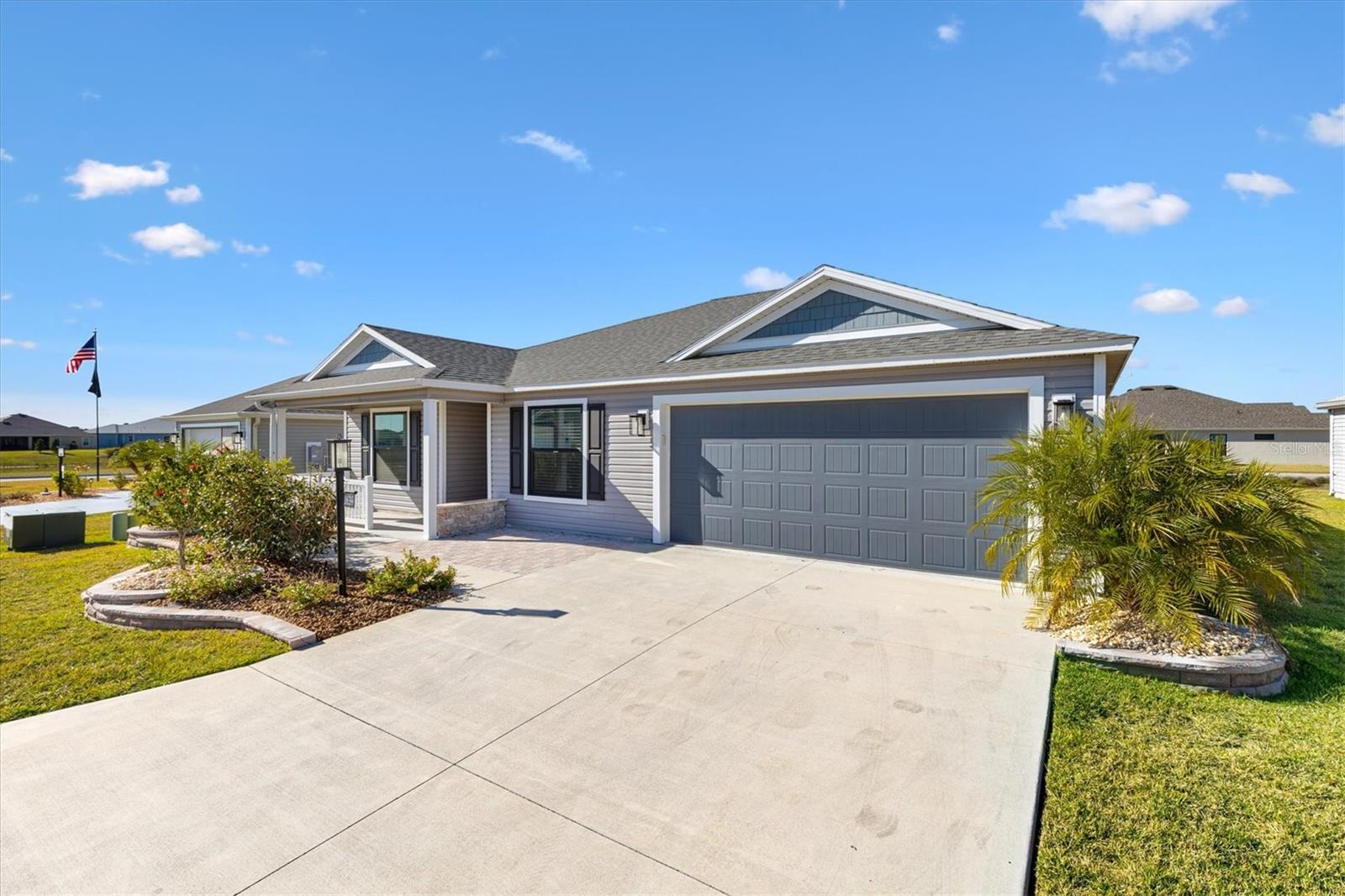 VILLAGES/SOUTHERN OAKS UN 221 - Residential